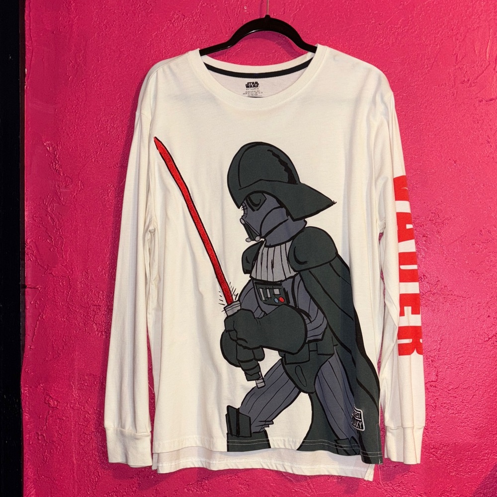 Disneyland Star Wars Shirt with Darth Vader and Red embroidered Lightsaber. Sz L